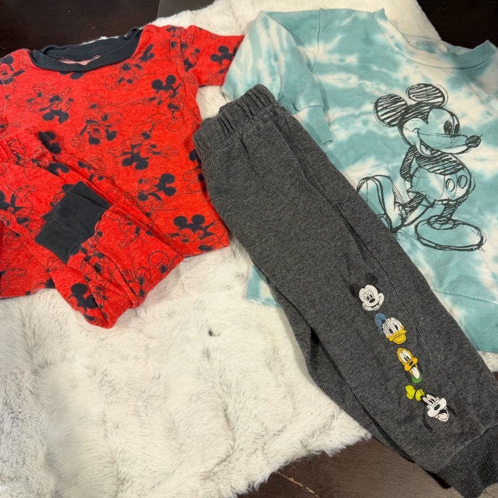 Disney Kids Mickey Mouse Bundle in Red, White, Black & Gray toddler 18m - Picture 4 of 4